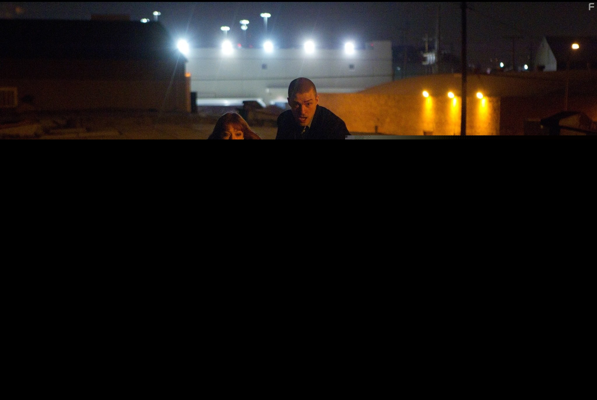 Justin Timberlake and Amanda Seyfried in Время (2011)