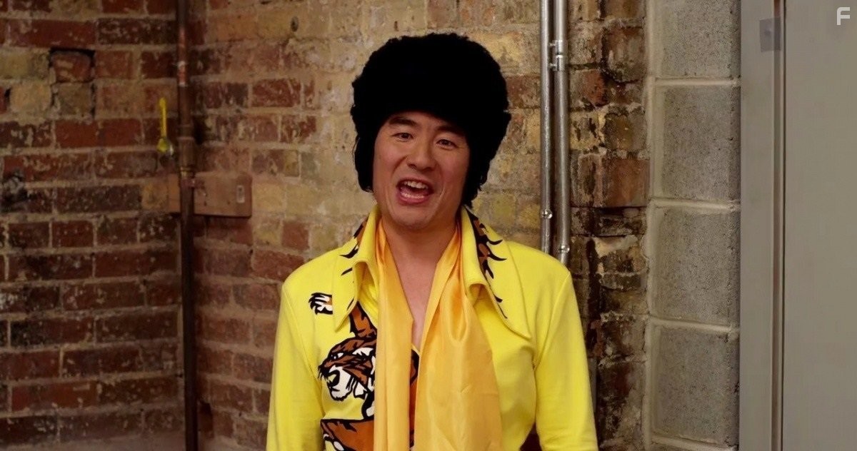 Anthony Brandon Wong in Пушки, тёлки и азарт (2012)