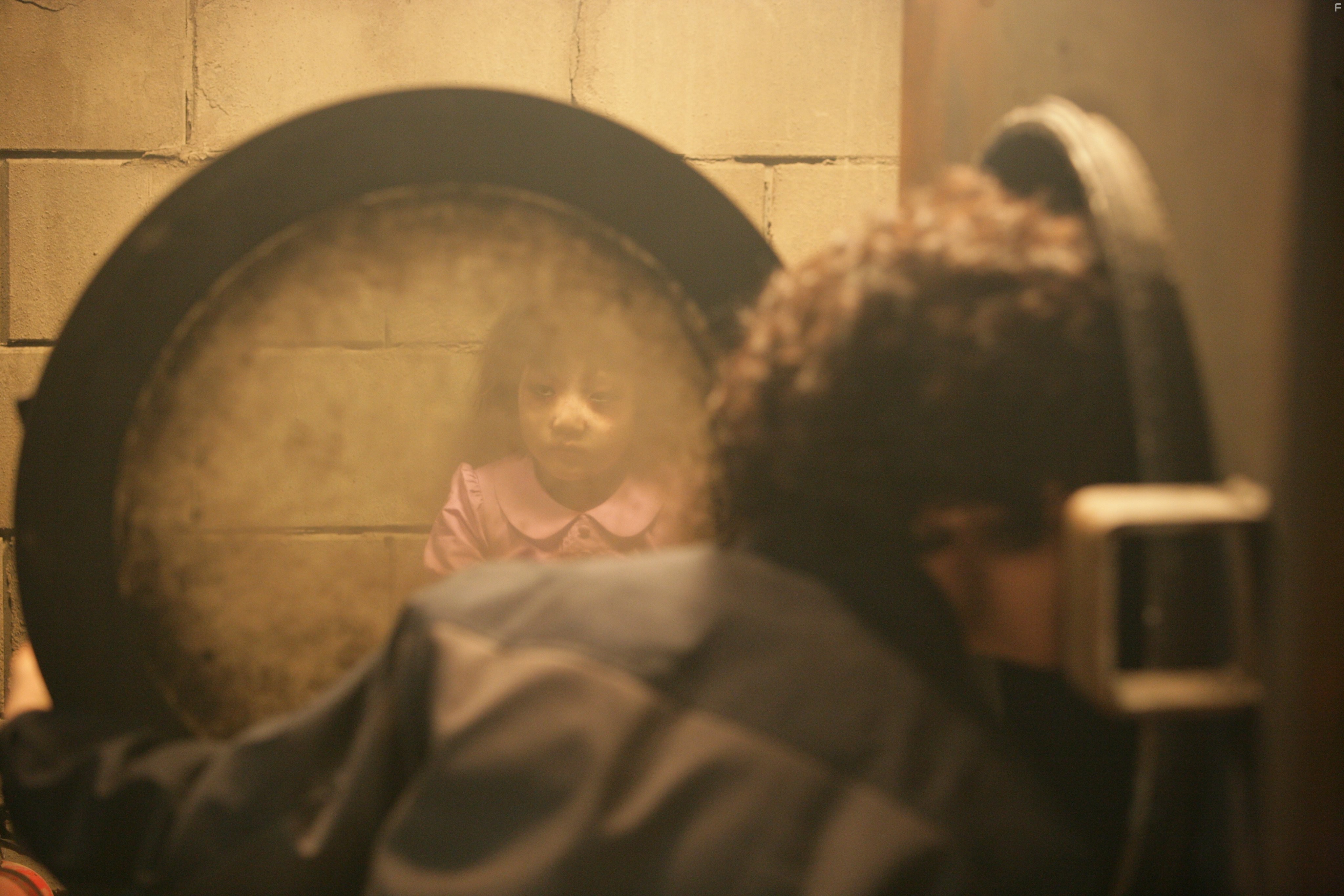 Go-hyang-i: Jook-eum-eul bo-neun doo gae-eui noon (2011)