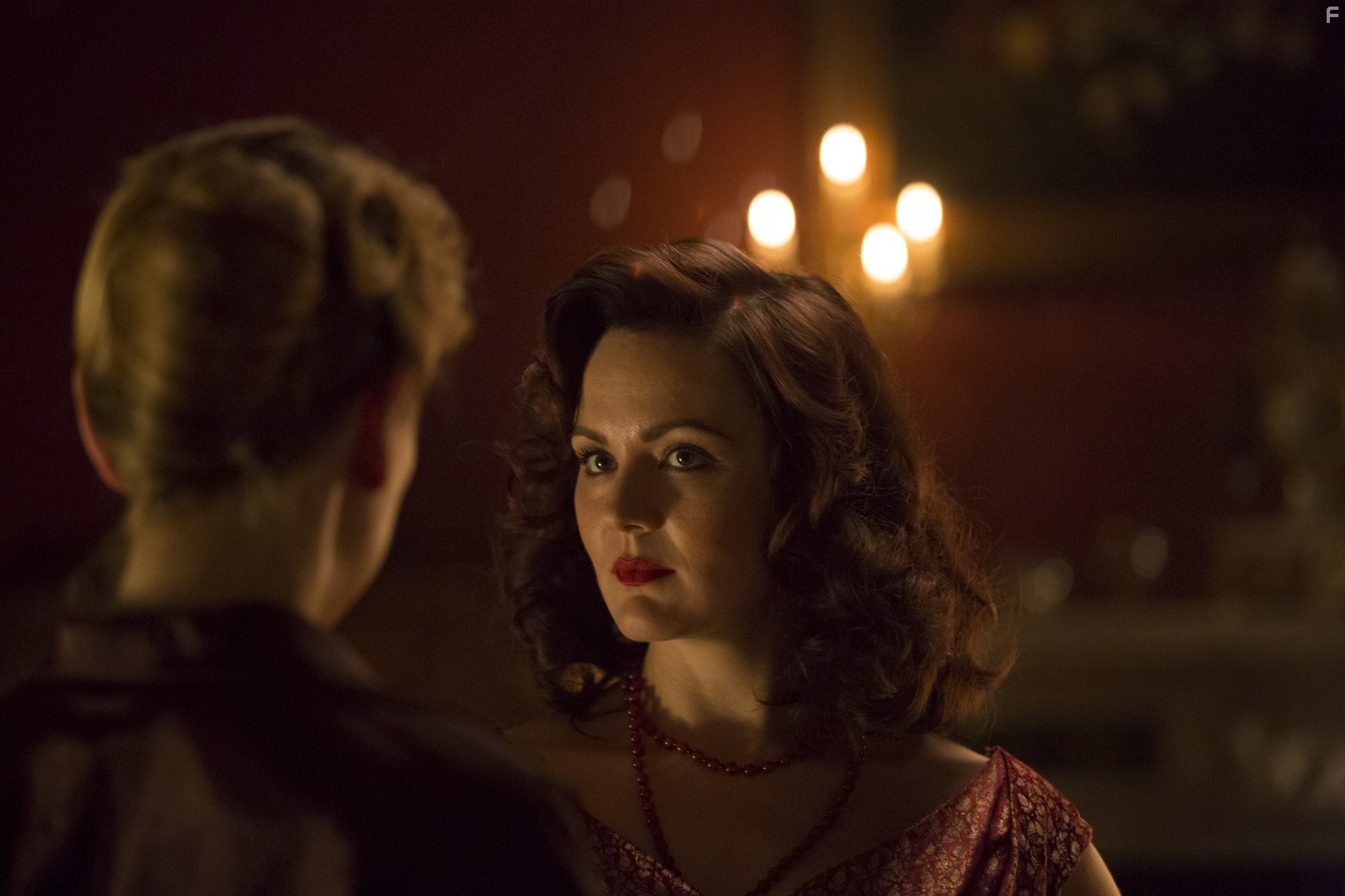 Hattie Morahan and Rachael Stirling in Код убийства (2012)