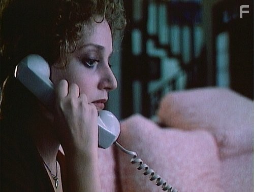Carol Kane in Когда звонит незнакомец (1979)