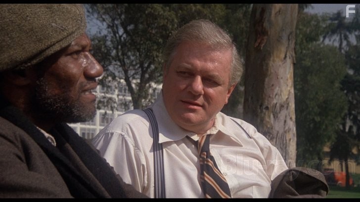 Charles Durning and Ron O'Neal in Когда звонит незнакомец (1979)