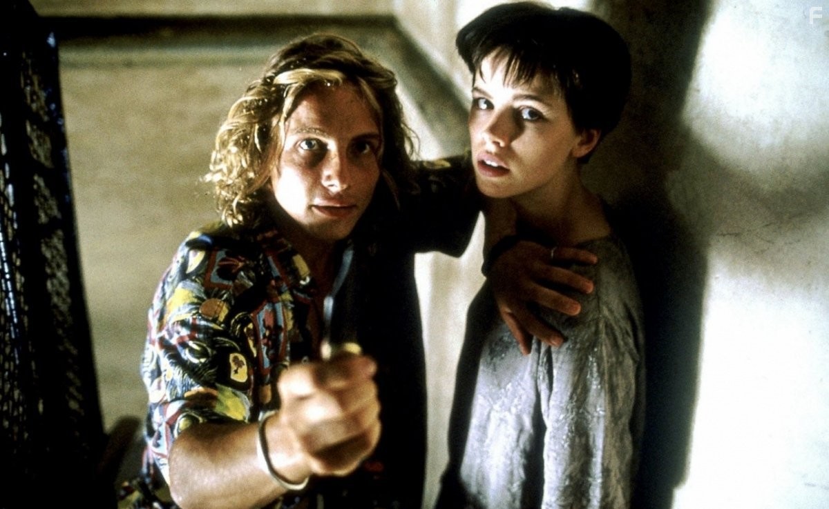 Kate Beckinsale and Paudge Behan in Фламандская доска (1994)