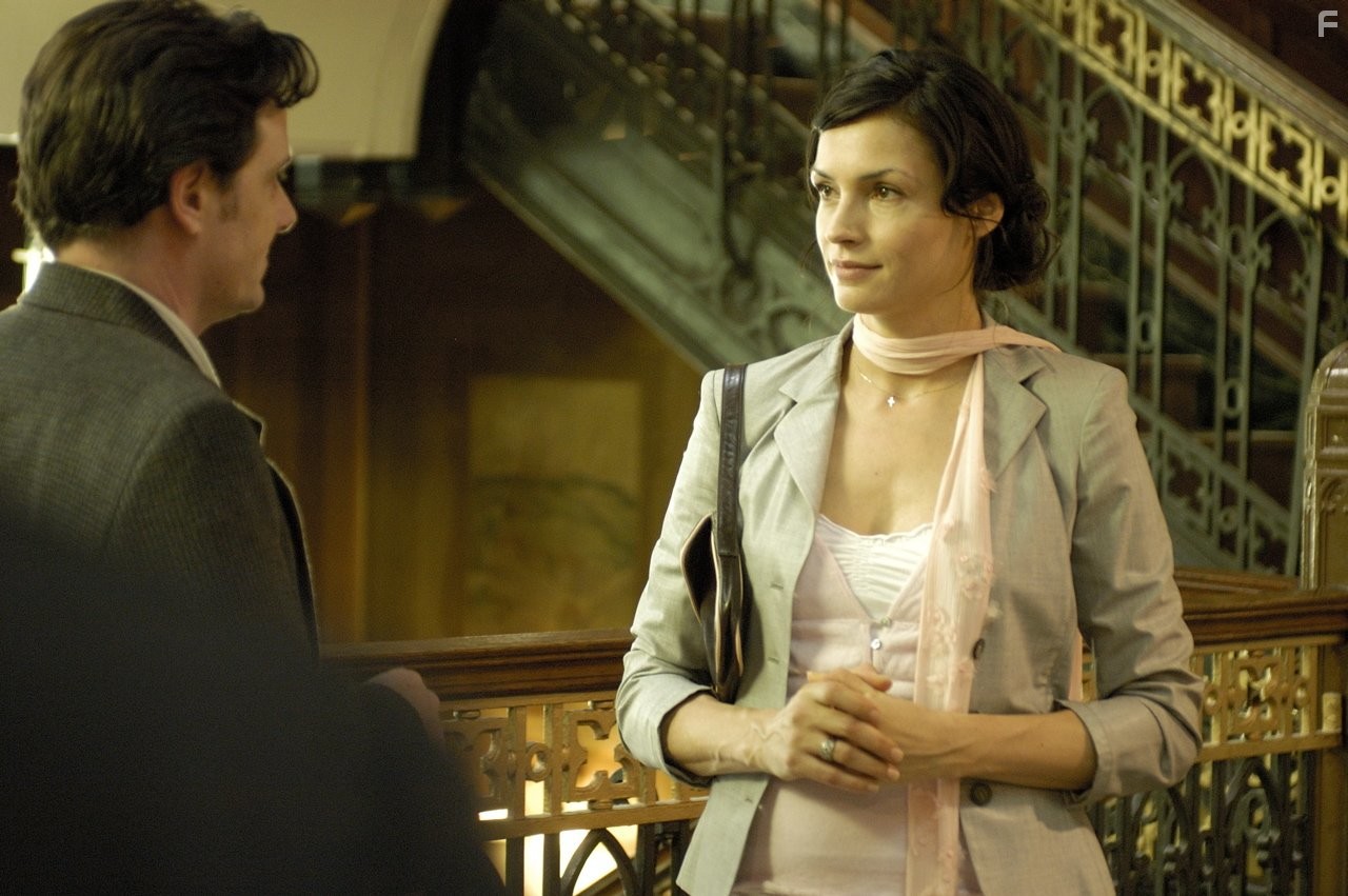 Famke Janssen and Chris Eigeman in The Treatment (2006)