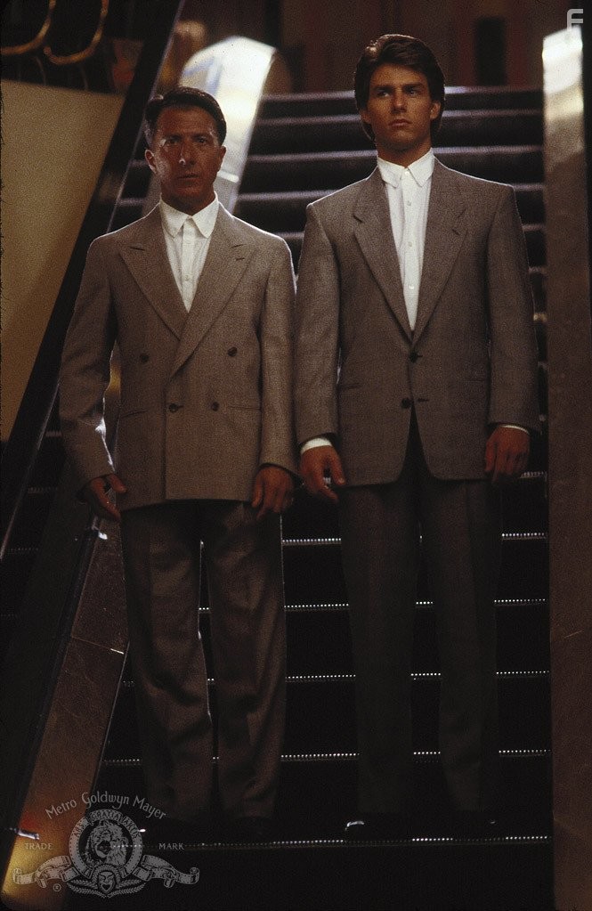 Tom Cruise and Dustin Hoffman in Человек дождя (1988)