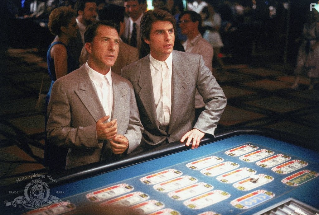 Tom Cruise and Dustin Hoffman in Человек дождя (1988)