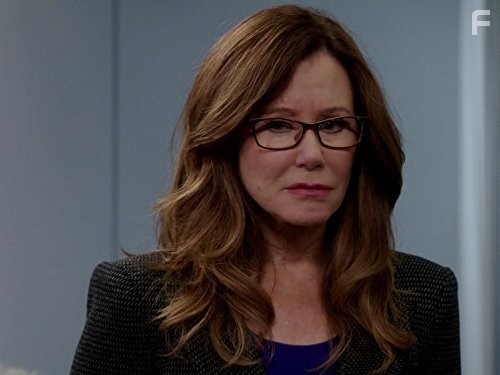 Mary McDonnell in Особо тяжкие преступления (2012)