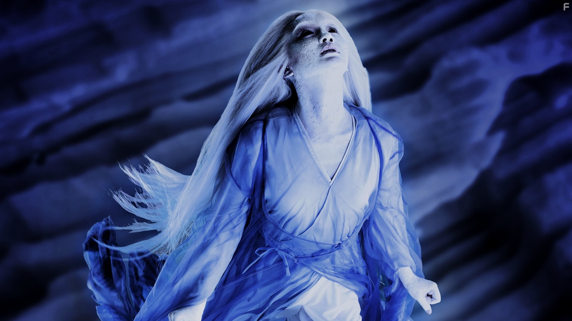 Xun Zhou in Раскрашенная кожа 2 (2012)