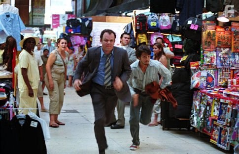 John C. Reilly and Diego Luna in Аферисты (2004)