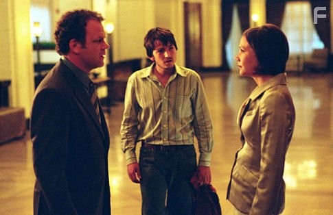 John C. Reilly, Maggie Gyllenhaal, and Diego Luna in Аферисты (2004)