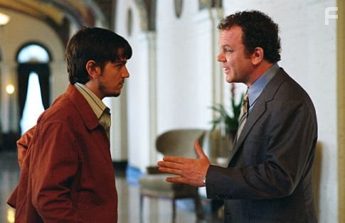 John C. Reilly and Diego Luna in Аферисты (2004)