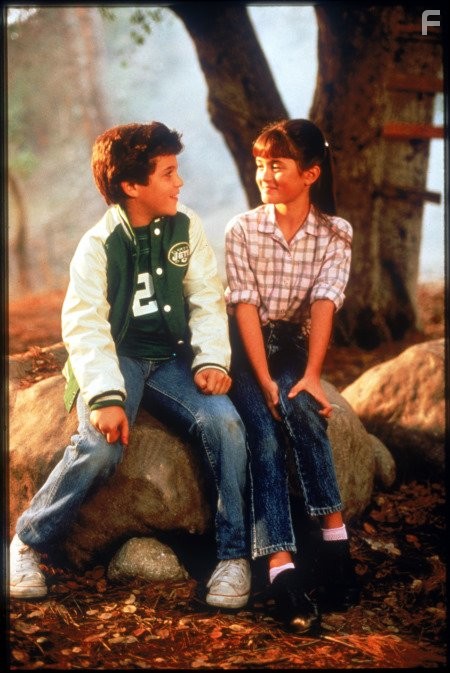 Fred Savage and Danica McKellar in Чyдесные годы (1988)