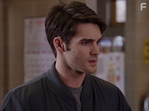 Steven R. McQueen in Чикаго в Огне (2012)