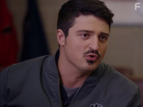 Yuri Sardarov in Чикаго в Огне (2012)