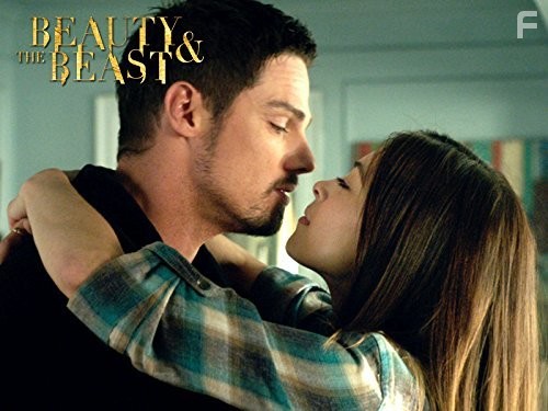 Kristin Kreuk and Jay Ryan in Красавица и чудовище (2012)