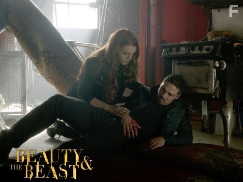 Jay Ryan and Amber Skye Noyes in Красавица и чудовище (2012)