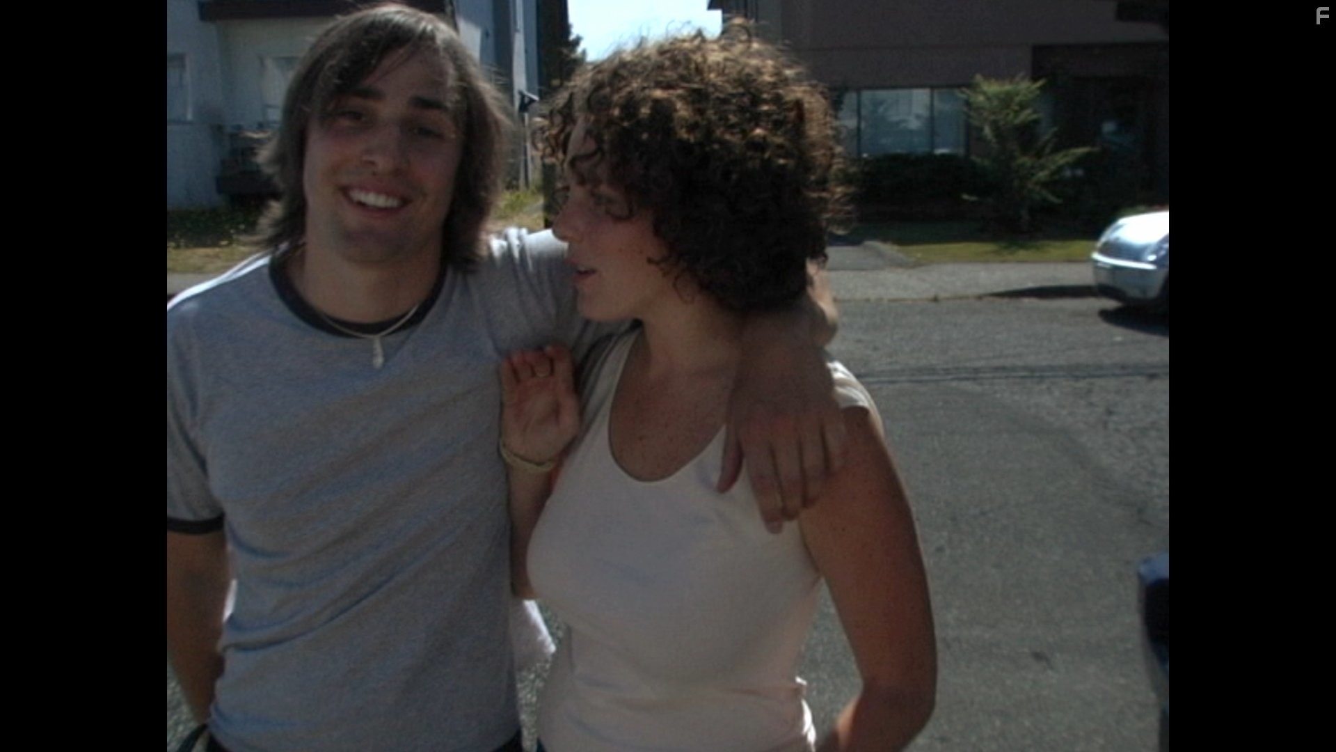 Richard Olak and Amber Lewis in Искажение (2011)