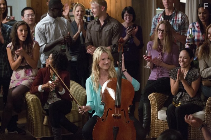 Mamie Gummer and Jack Rowand in Доктор Эмили Оуэнс (2012)