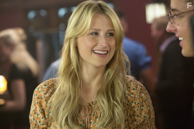 Mamie Gummer and Justin Hartley in Доктор Эмили Оуэнс (2012)