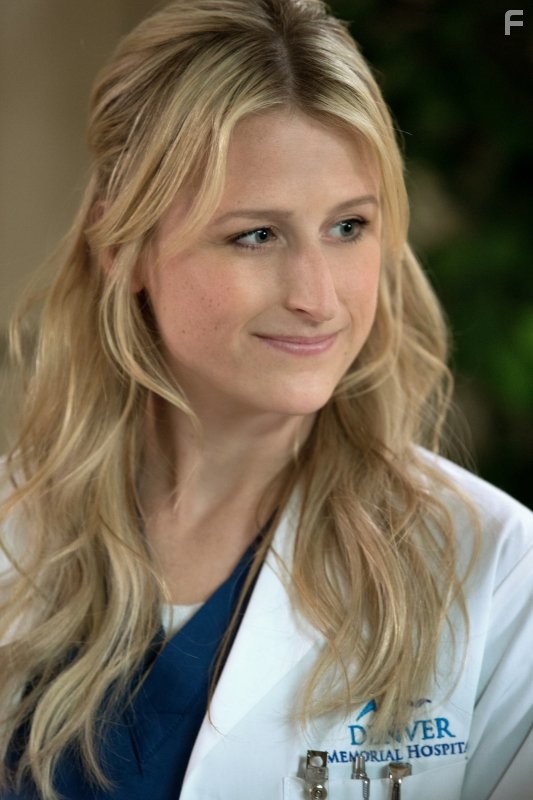 Mamie Gummer in Доктор Эмили Оуэнс (2012)