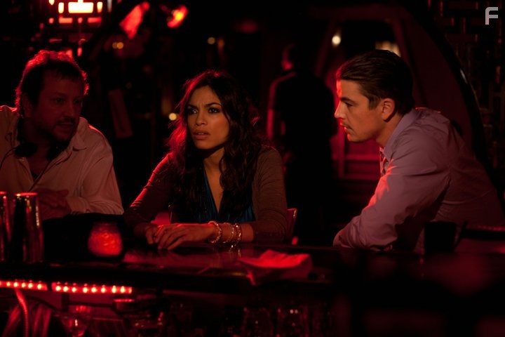 Josh Hartnett, Rosario Dawson, and Sebastian Gutierrez in Девушка входит в бар (2011)