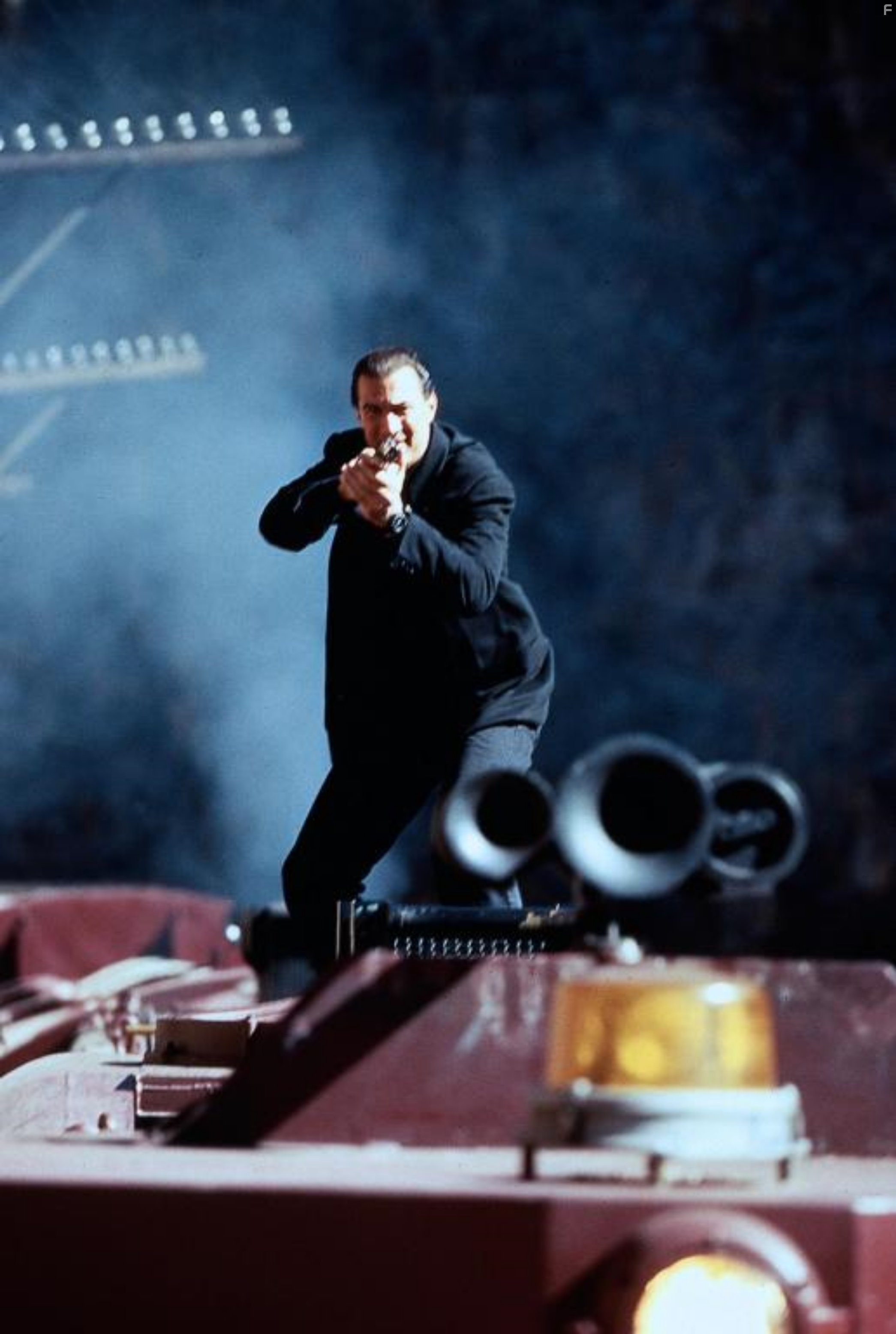 Steven Seagal in В осаде 2: Темная территория (1995)