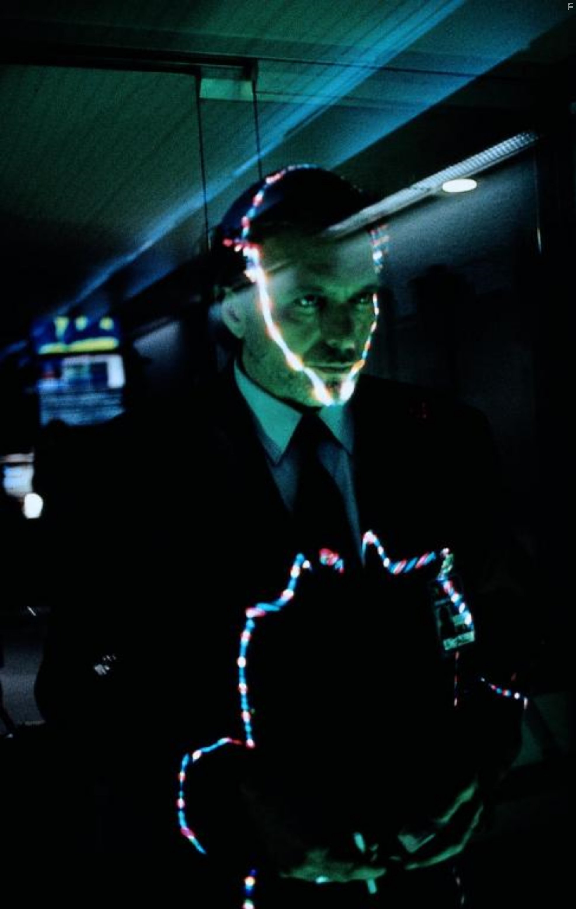 Nick Mancuso in В осаде 2: Темная территория (1995)