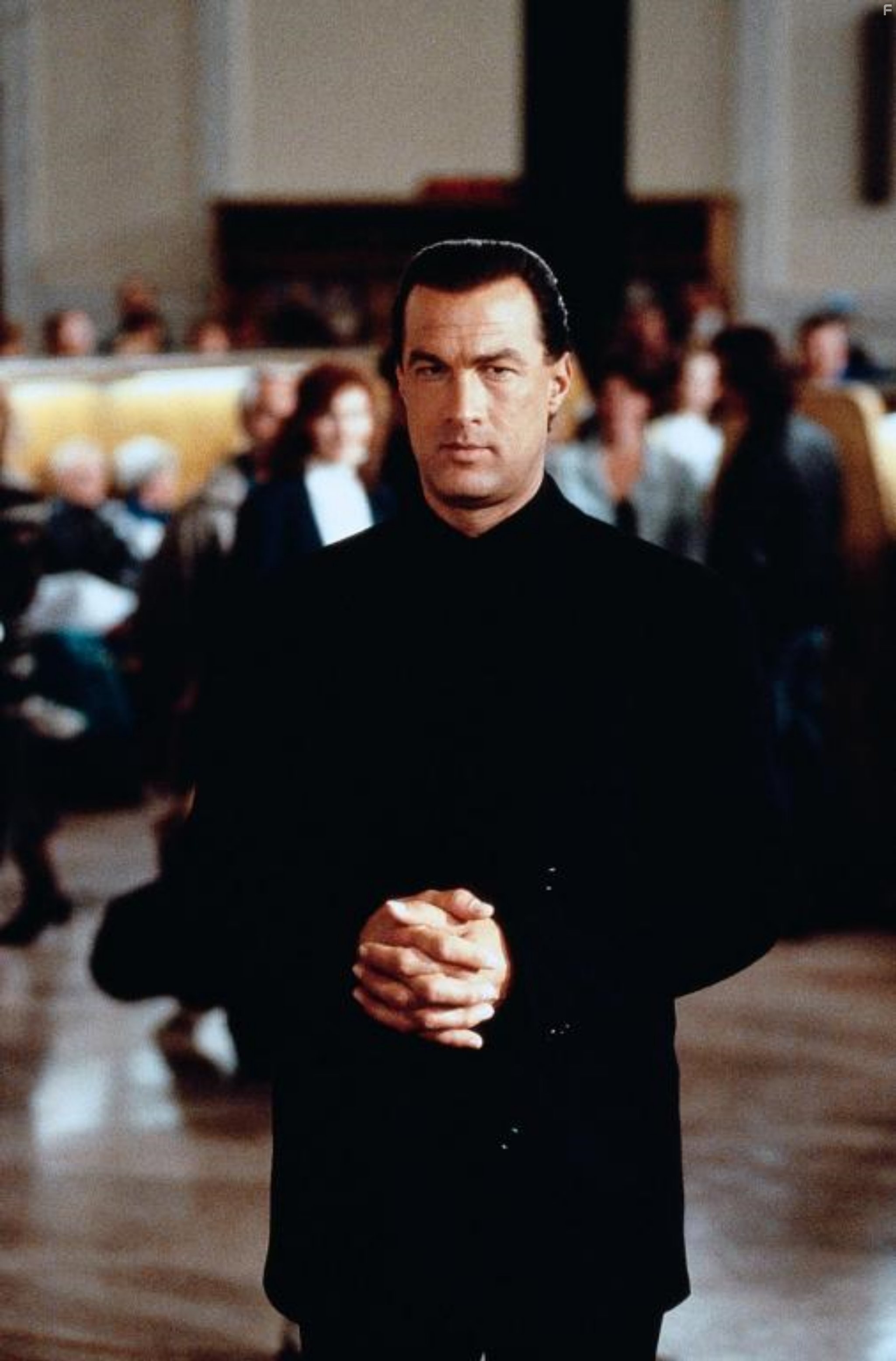 Steven Seagal in В осаде 2: Темная территория (1995)