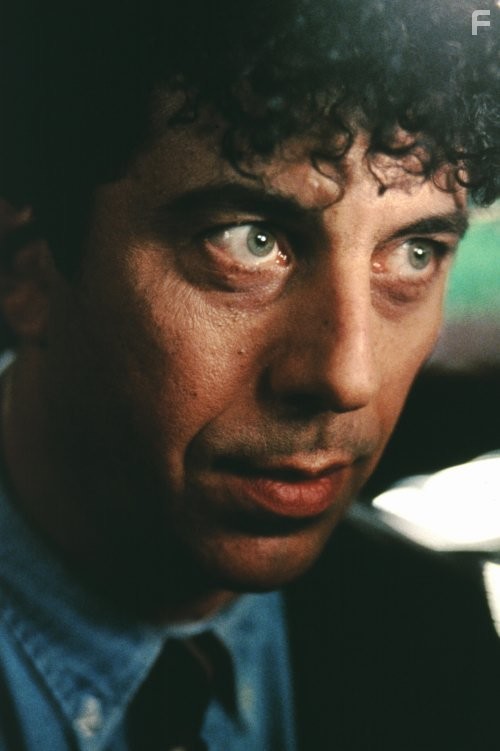 Eric Bogosian in В осаде 2: Темная территория (1995)