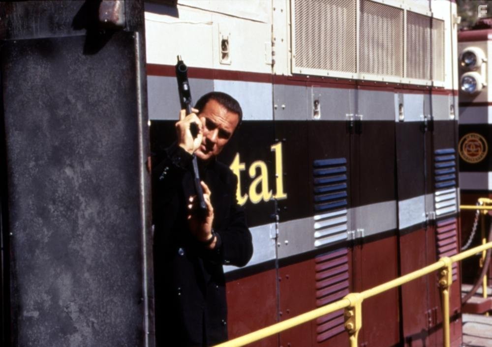 Steven Seagal in В осаде 2: Темная территория (1995)
