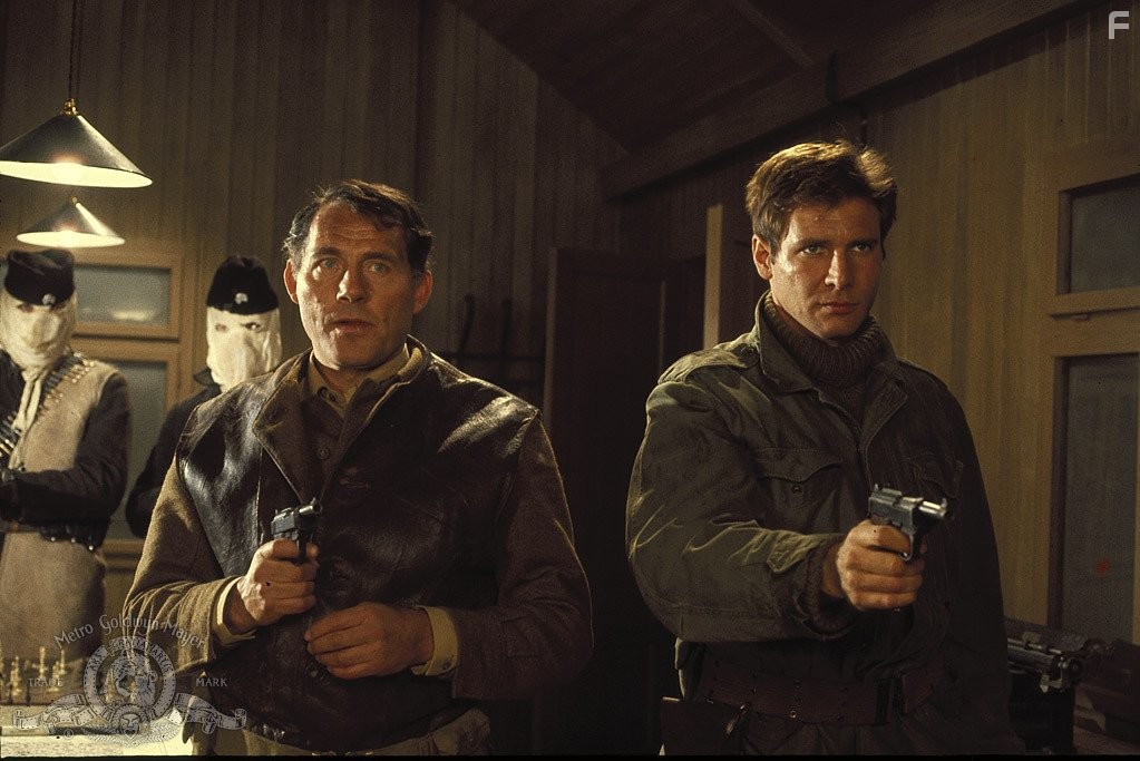 Harrison Ford and Robert Shaw in Отряд 10 из Навароне (1978)
