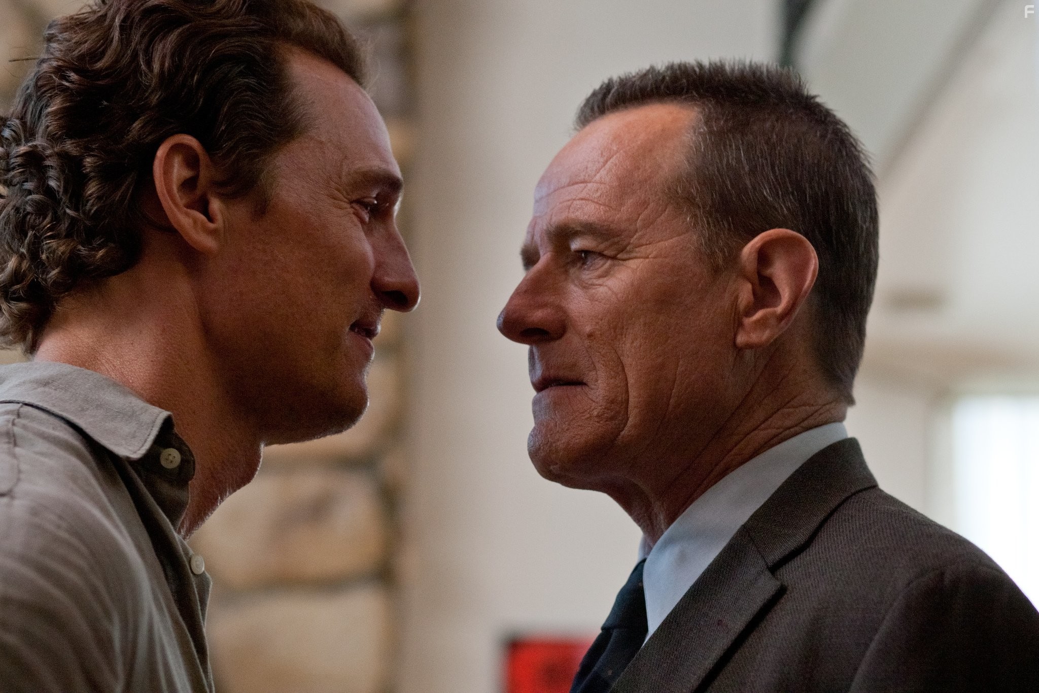 Matthew McConaughey and Bryan Cranston in Линкольн для адвоката (2011)