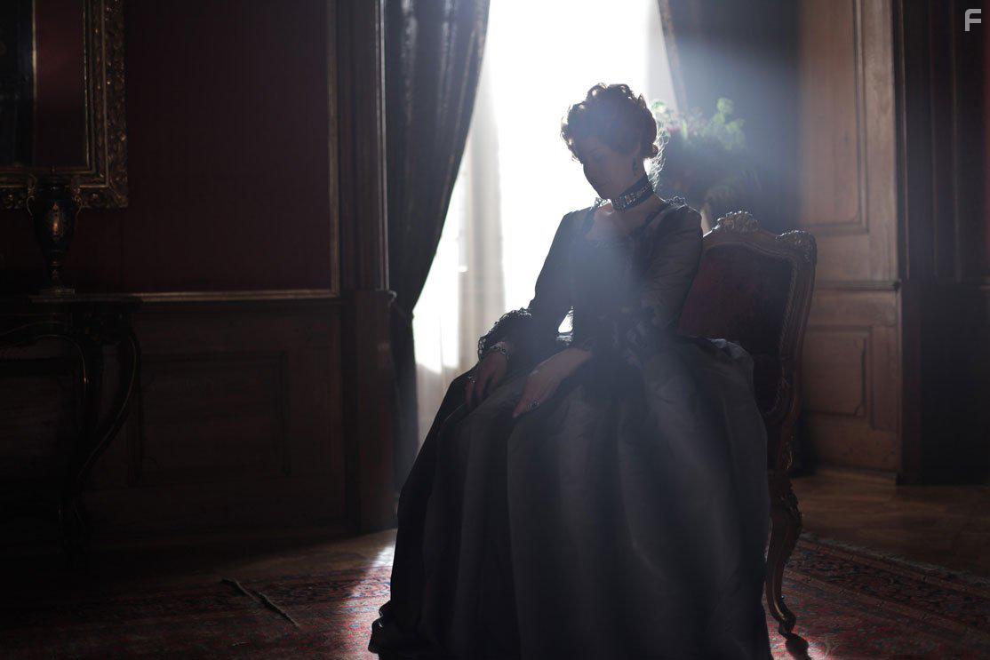 Trine Dyrholm in En kongelig affre (2012)