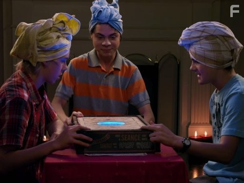 Моя няня - вампир (2011)