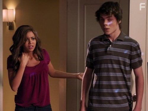 Моя няня - вампир (2011)