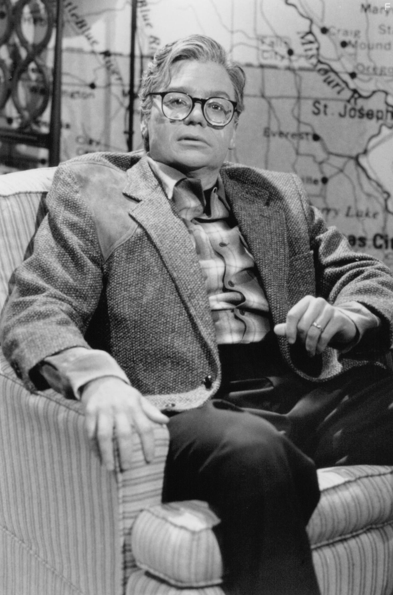 Mike Myers in Я женился на убийце с топором (1993)