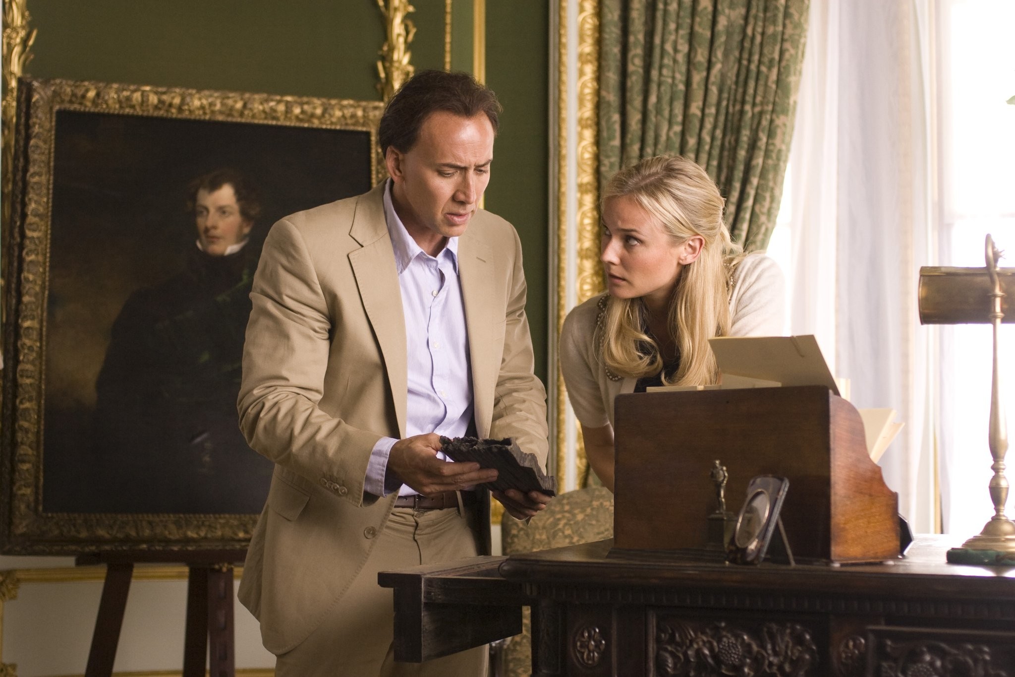 Nicolas Cage and Diane Kruger in Сокровище нации: Книга Тайн (2007)