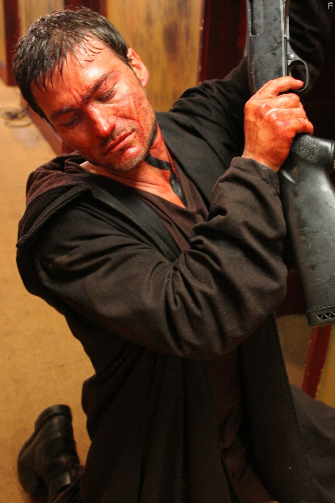 Andy Whitfield in Ангел света (2007)