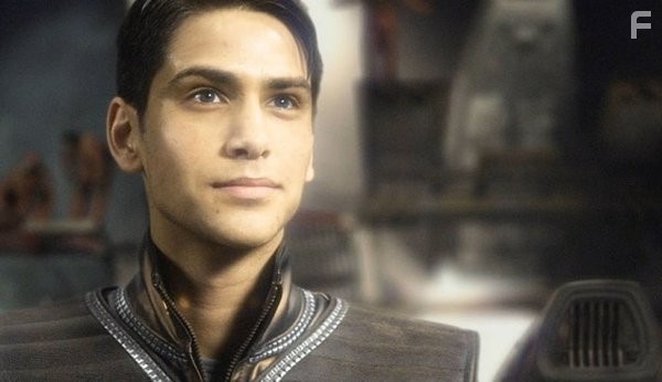 Luke Pasqualino in Звездный Крейсер Галактика: Кровь и Хром (2012)