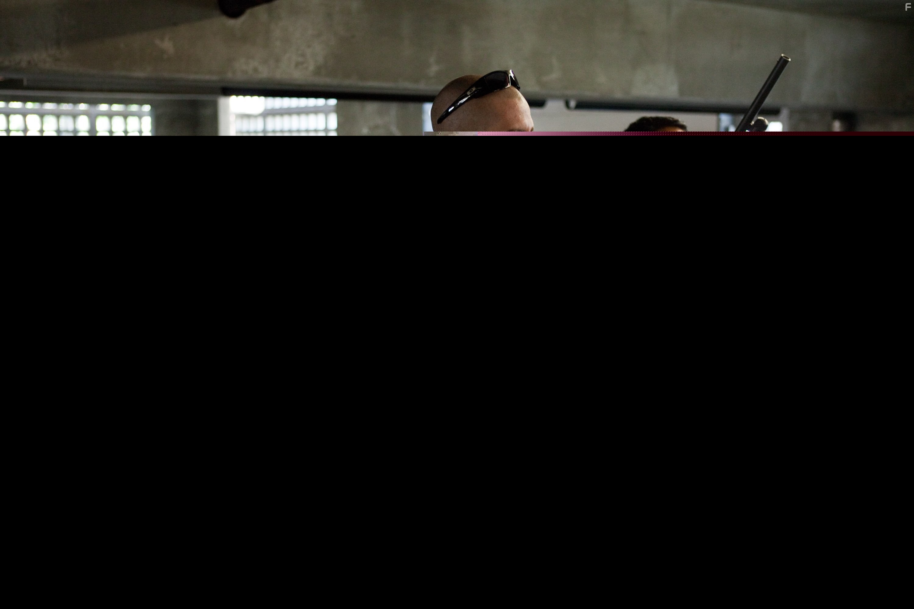 Jake Gyllenhaal and Michael Pe?a in Патруль (2012)