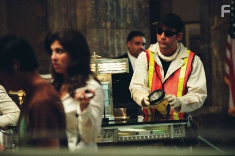 Clive Owen in Не пойман - не вор (2006)