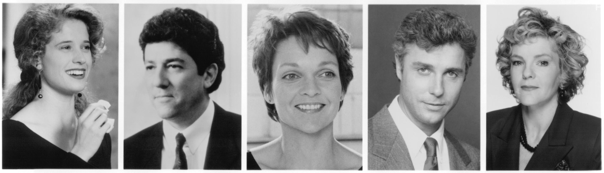 Nancy Travis, William Petersen, Pamela Reed, Peter Riegert, and Deborah Rush in Passed Away (1992)