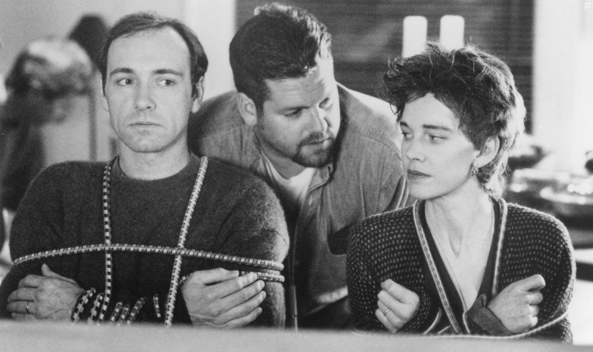 Kevin Spacey, Judy Davis, and Ted Demme in Осторожно, заложник! (1994)