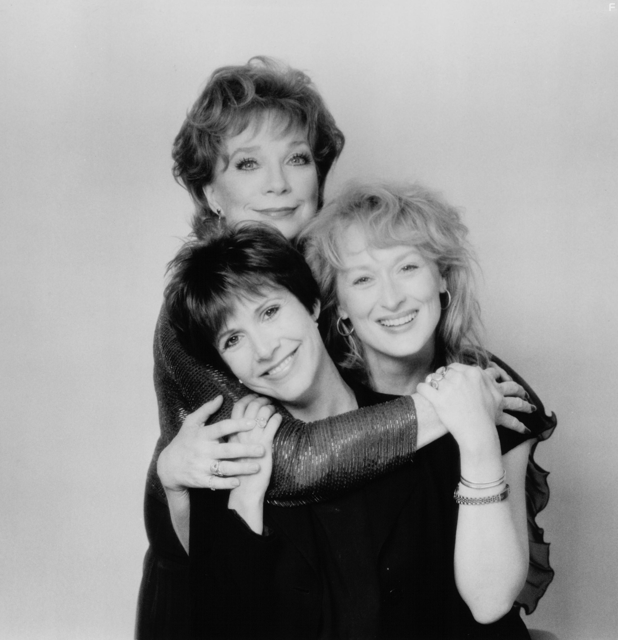 Carrie Fisher, Shirley MacLaine, and Meryl Streep in Открытки с края бездны (1990)