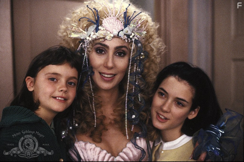 Christina Ricci, Winona Ryder, and Cher in Русалки (1990)