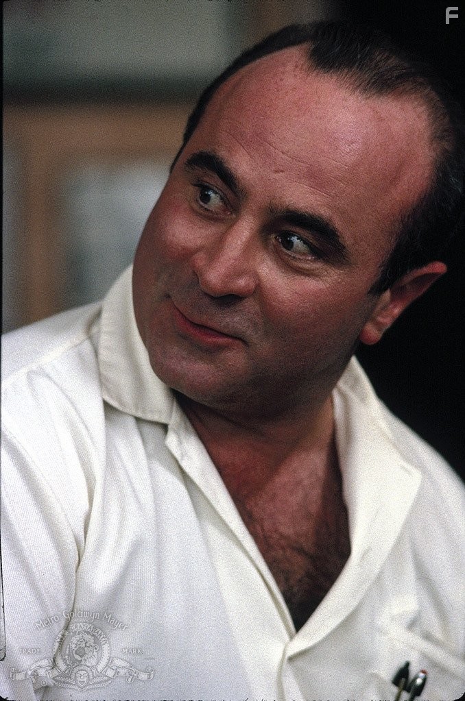 Bob Hoskins in Русалки (1990)