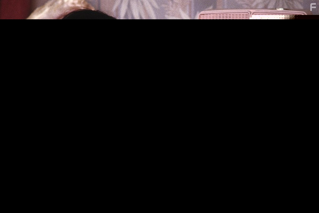 Cher and Bob Hoskins in Русалки (1990)