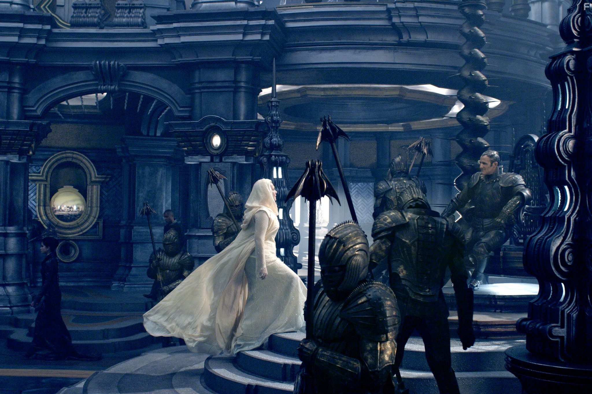 Judi Dench and Colm Feore in Хроники Риддика (2004)