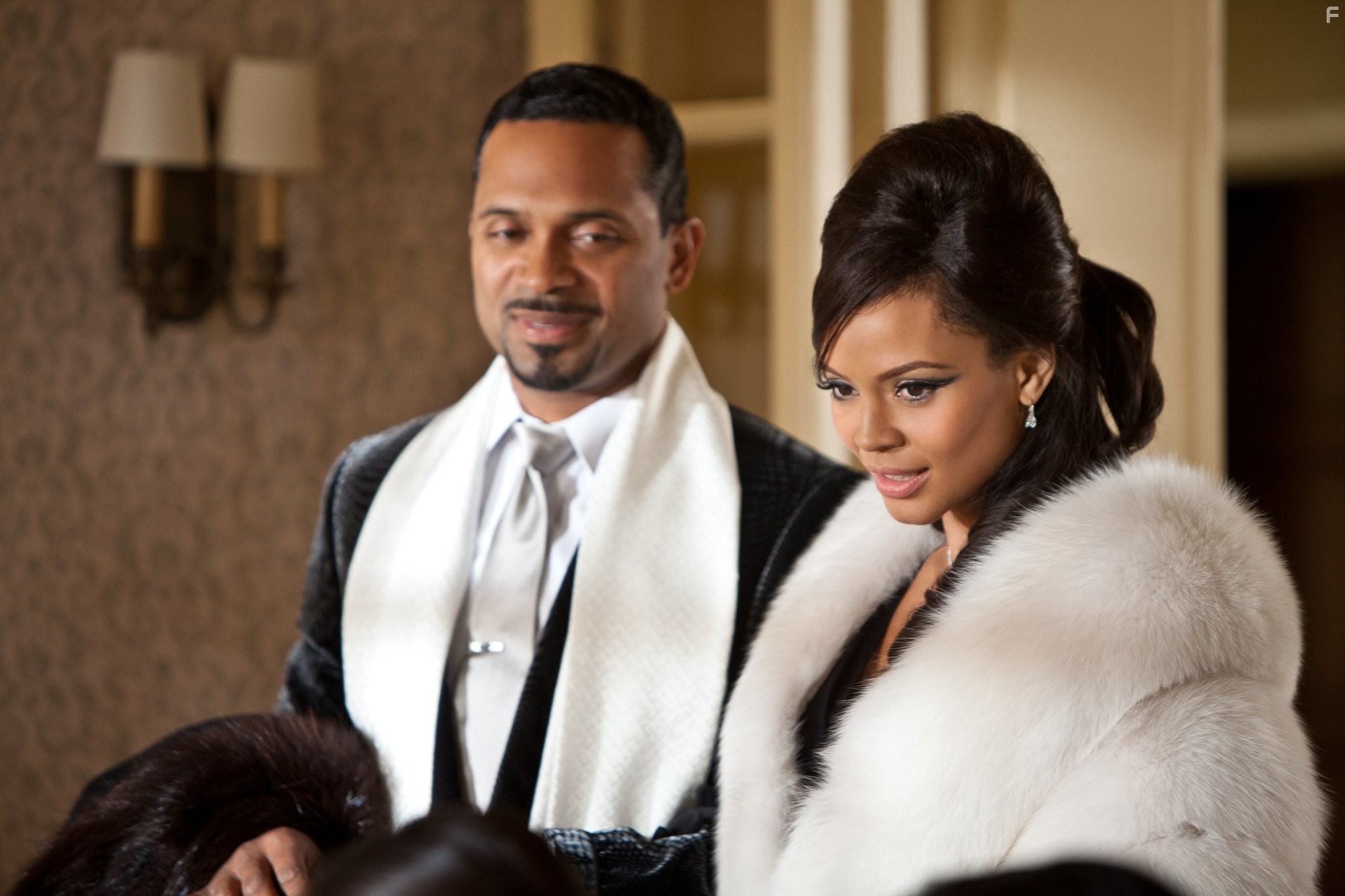 Carmen Ejogo and Mike Epps in Спаркл (2012)