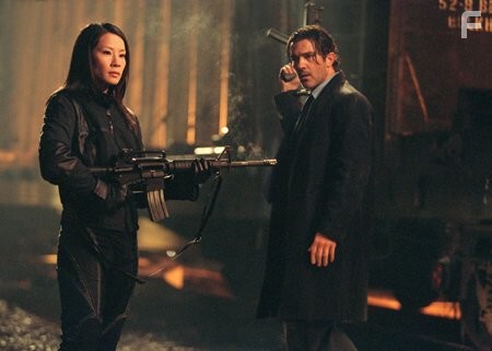 Antonio Banderas and Lucy Liu in Баллистика: Экс против Сивер (2002)
